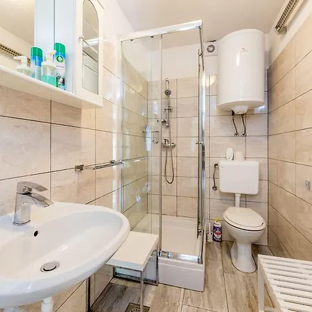 Apartment 100 Meter Bis Zum *